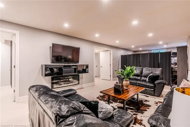 Additional image 43 of 4 Southmeadow Crt