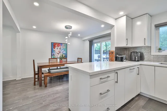 Additional image 9 of 224 Overbrook Pl