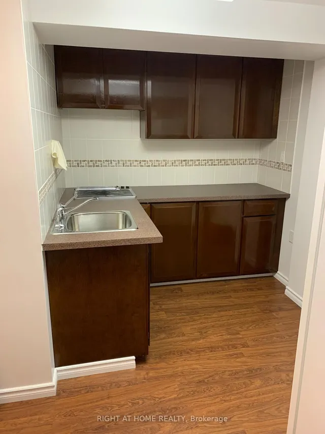 Additional image 18 of 66 Dewlane Dr