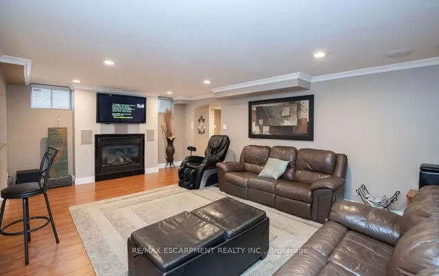 Additional image 39 of 10 Shadeland Cres