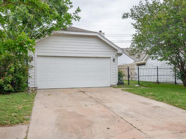 11818 Spring Grove Dr, Houston, TX 77099
