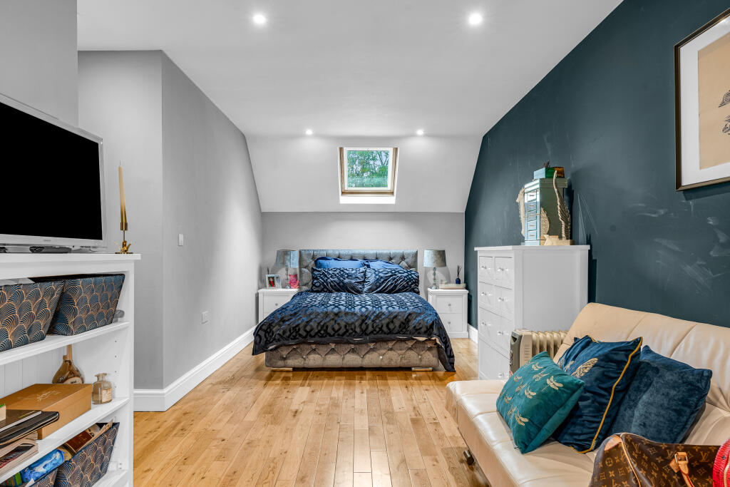 Additional image 9 of Canonsfield Road, Welwyn, Hertfordshire, AL6