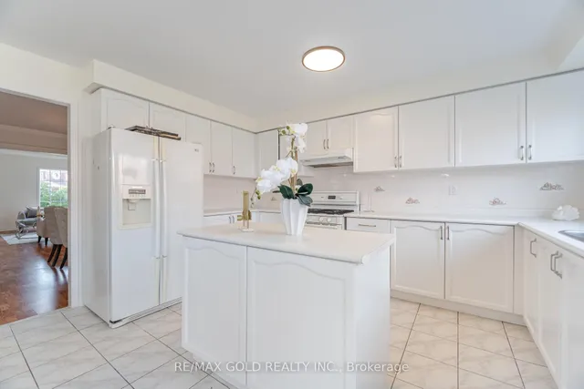 Additional image 12 of 32 Hollybush St