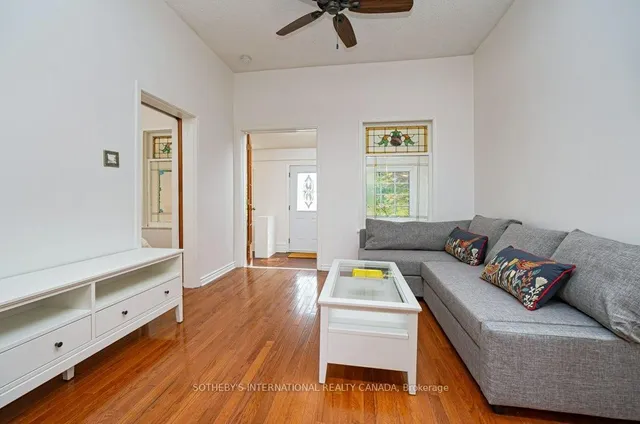 Additional image 8 of 692 Woodbine Ave