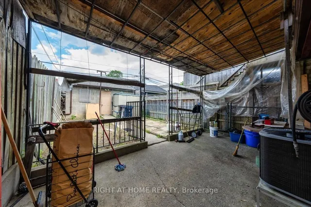 Additional image 39 of 449 Roxton Rd