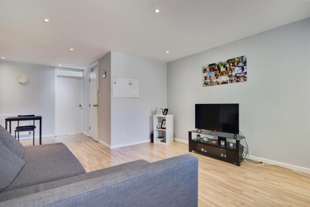 Additional image 4 of The Squirrels, Welwyn Garden City