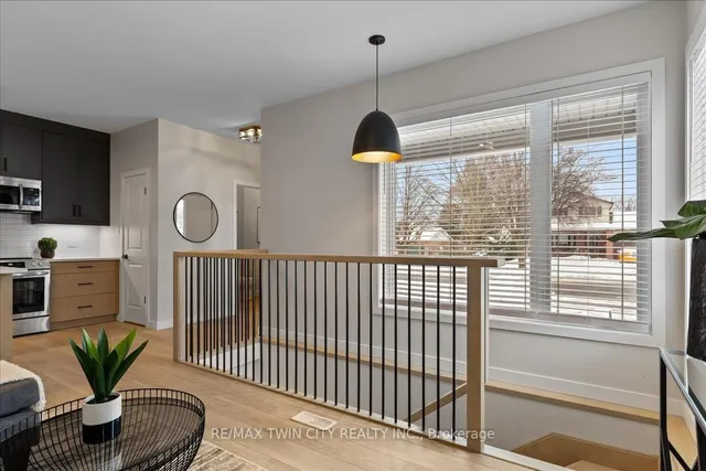 Additional image 5 of 2 Pipers Green Crt