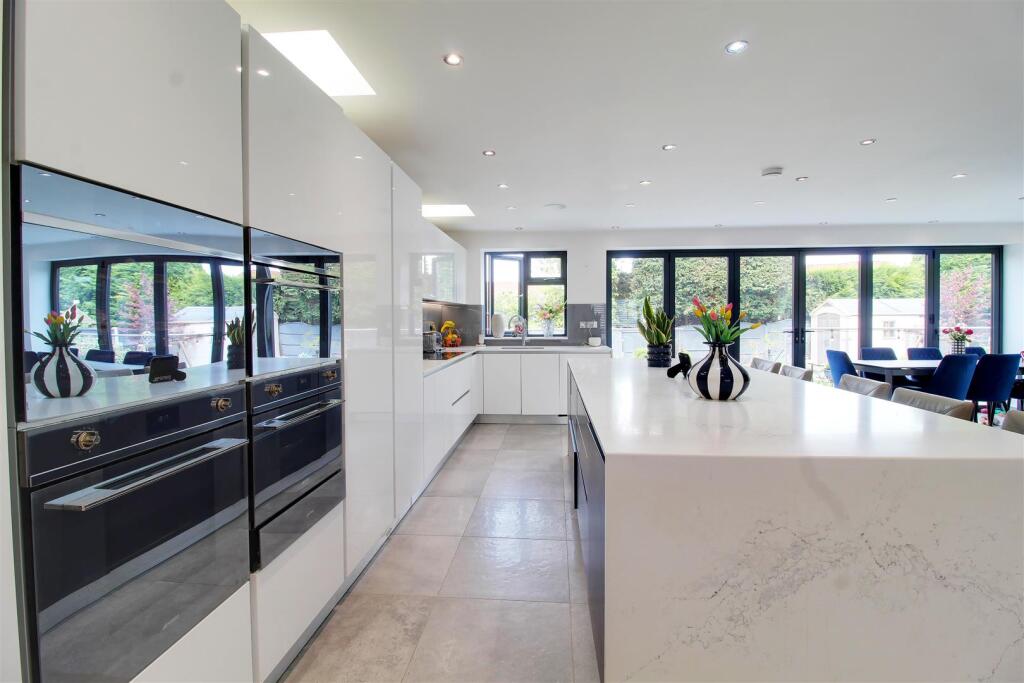 Additional image 17 of Moffats Lane, Brookmans Park