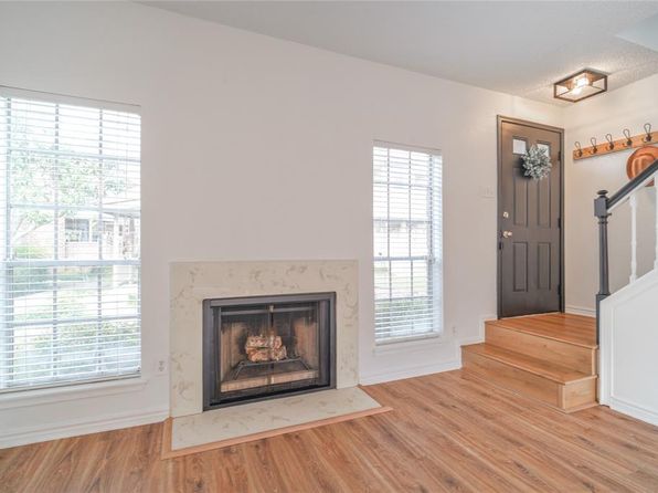 1515 Sandy Springs Rd, Houston, TX 