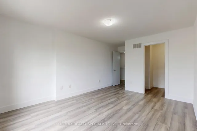 房产图片 17 - 1401 Plains Rd 单元114