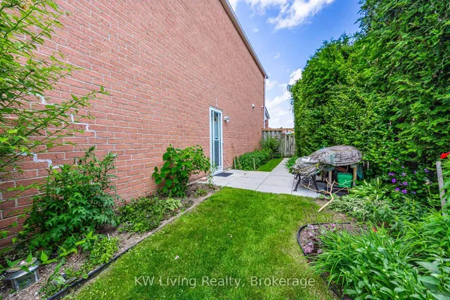 Additional image 31 of 35 Roxanne Cres