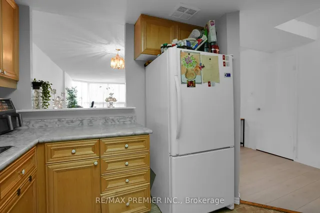 Additional image 5 of 8 Lisa St Unit 505