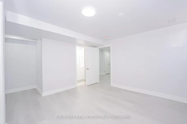 Additional image 44 of 49 Scotchmere Cres