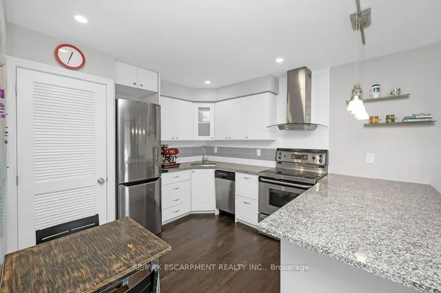 Additional image 7 of 28 Victoria Ave Unit 102