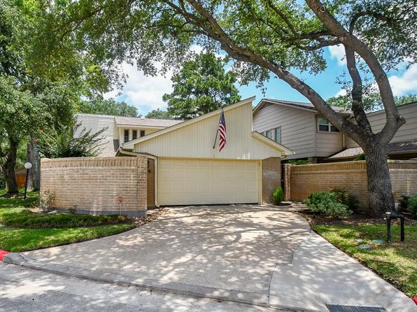 8028 Oakwood Forest Dr, Houston, TX 77040