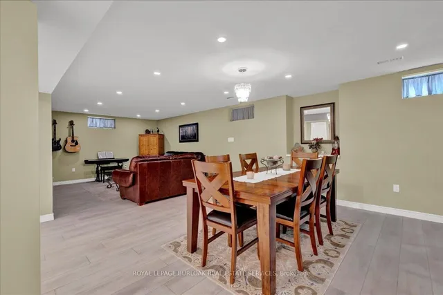 Additional image 31 of 89 Eleanor Ave