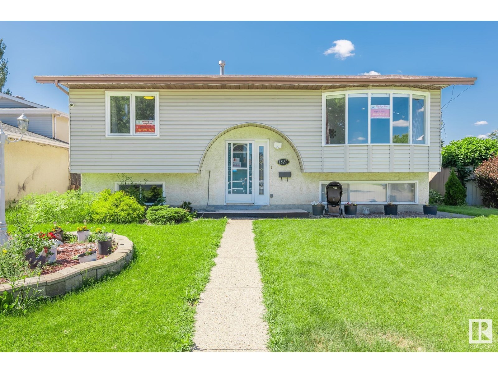 1820 47 ST NW|Edmonton, Alberta T6L3J3