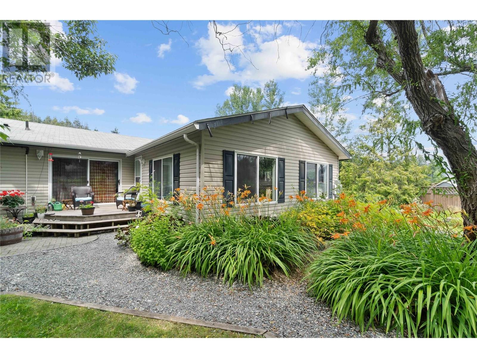 Property image for 4421 73 Avenue NE|Salmon Arm, British Columbia V0E1K0