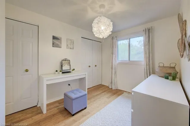 房产图片 18 - 33 Manitoulin Cres