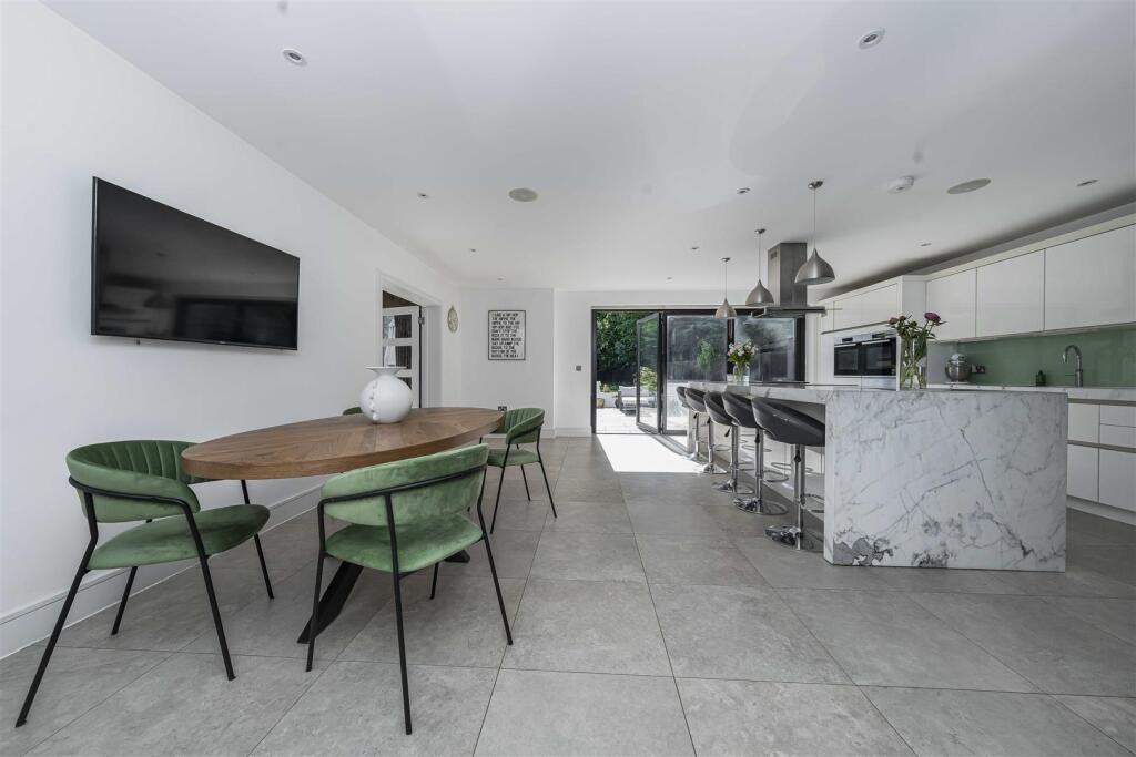 Additional image 7 of Bucknalls Drive, Bricket Wood, St. Albans