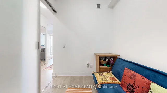 房产图片 31 - 70 Annie Craig Dr 单元 2703