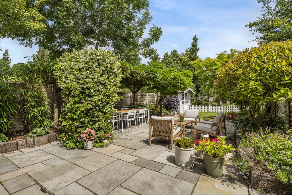 Additional image 17 of Pottersheath Road, Welwyn, Hertfordshire, AL6