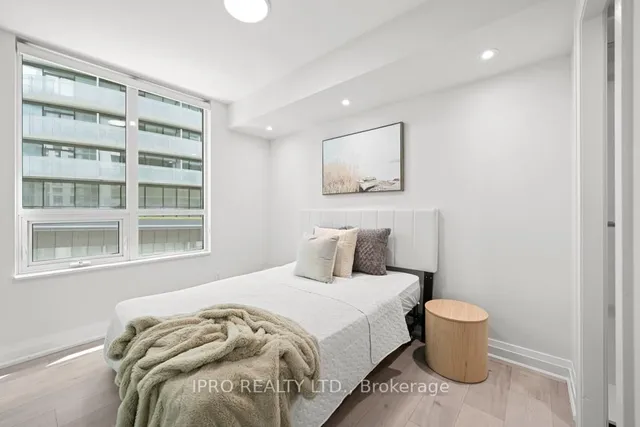 Additional image 32 of 19 Grand Trunk Cres Unit 506