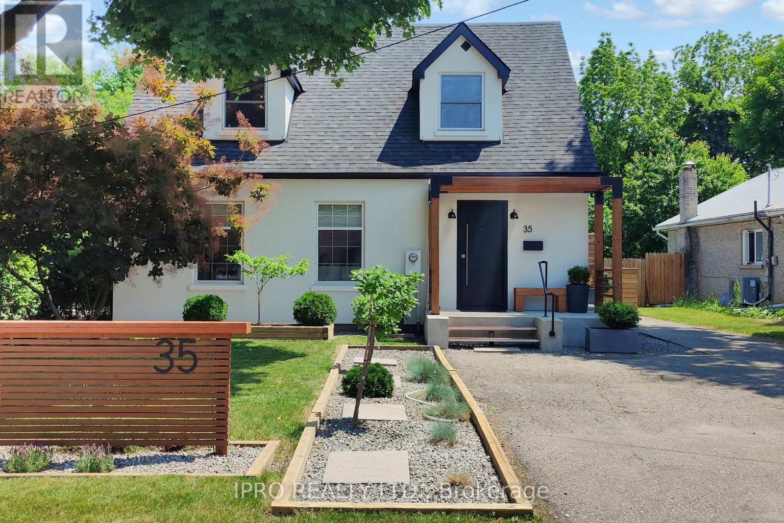 35 CLARENCE STREET|Brampton (Downtown Brampton), Ontario L6W1S2