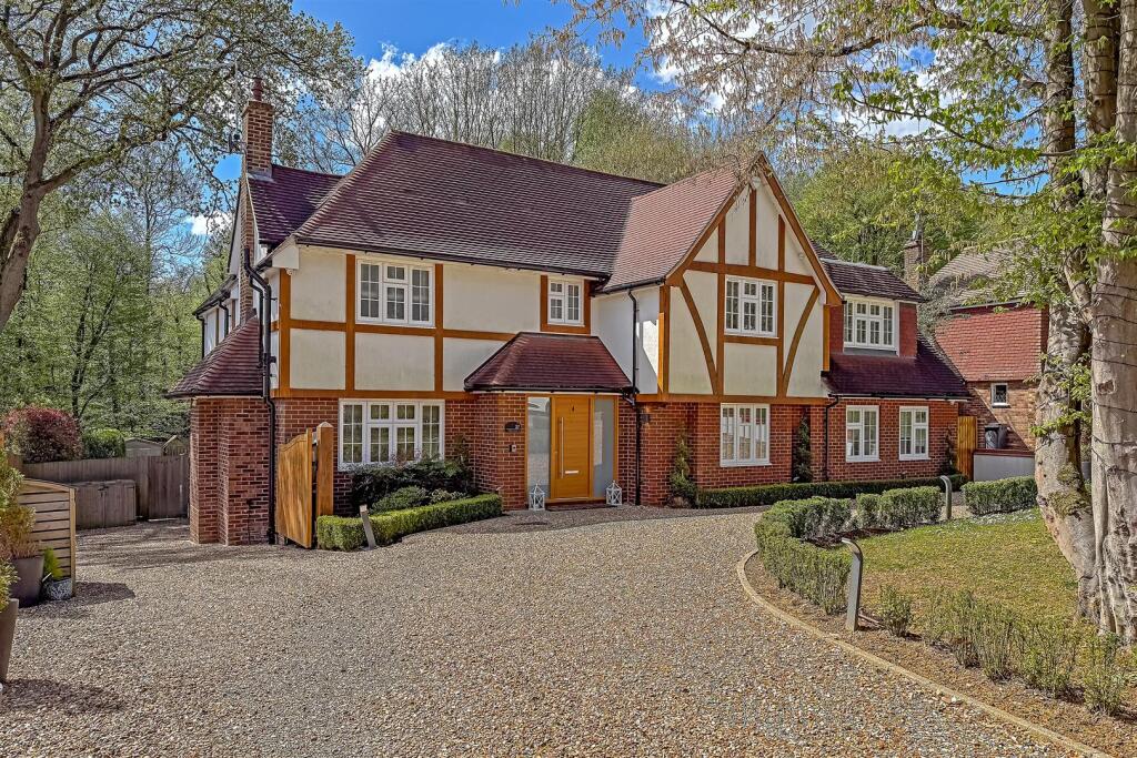 Additional image 42 of Bishops Road, Tewin, Welwyn