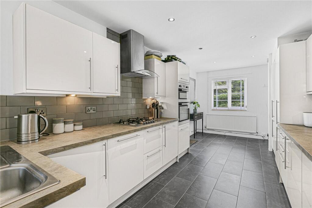 Additional image 5 of Howlands, Welwyn Garden City, Hertfordshire, AL7