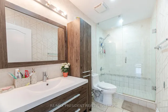 Additional image 33 of 58 Frontenac Cres