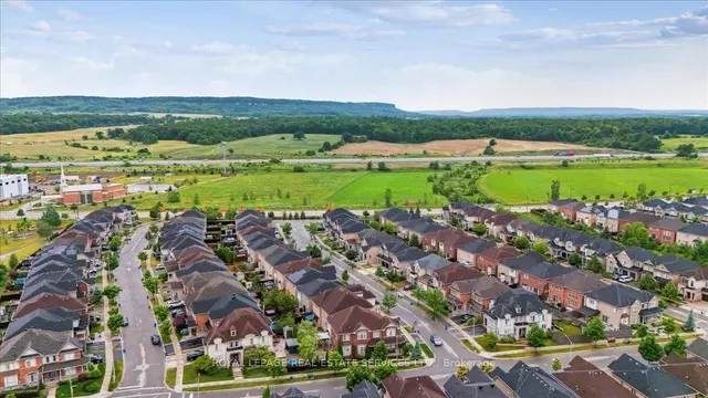 房产图片 47 - 3187 Cotter Rd