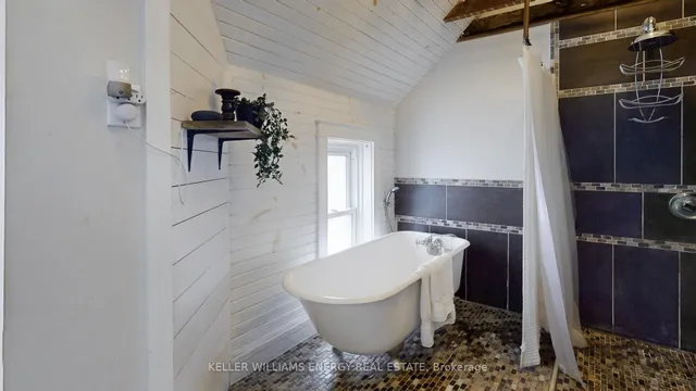 Additional image 27 of 511 Perth Ave