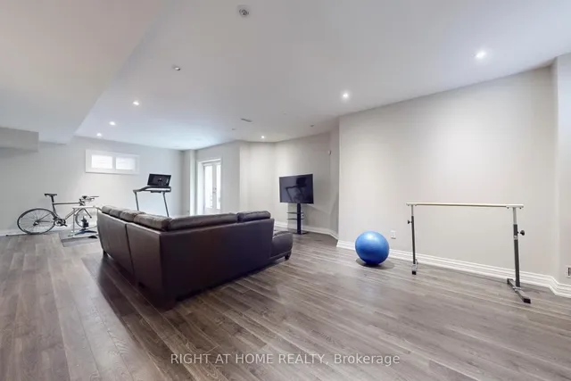 Additional image 41 of 133 Norton Ave