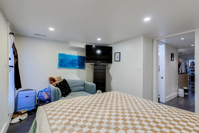 Additional image 35 of 20 Manning Ave