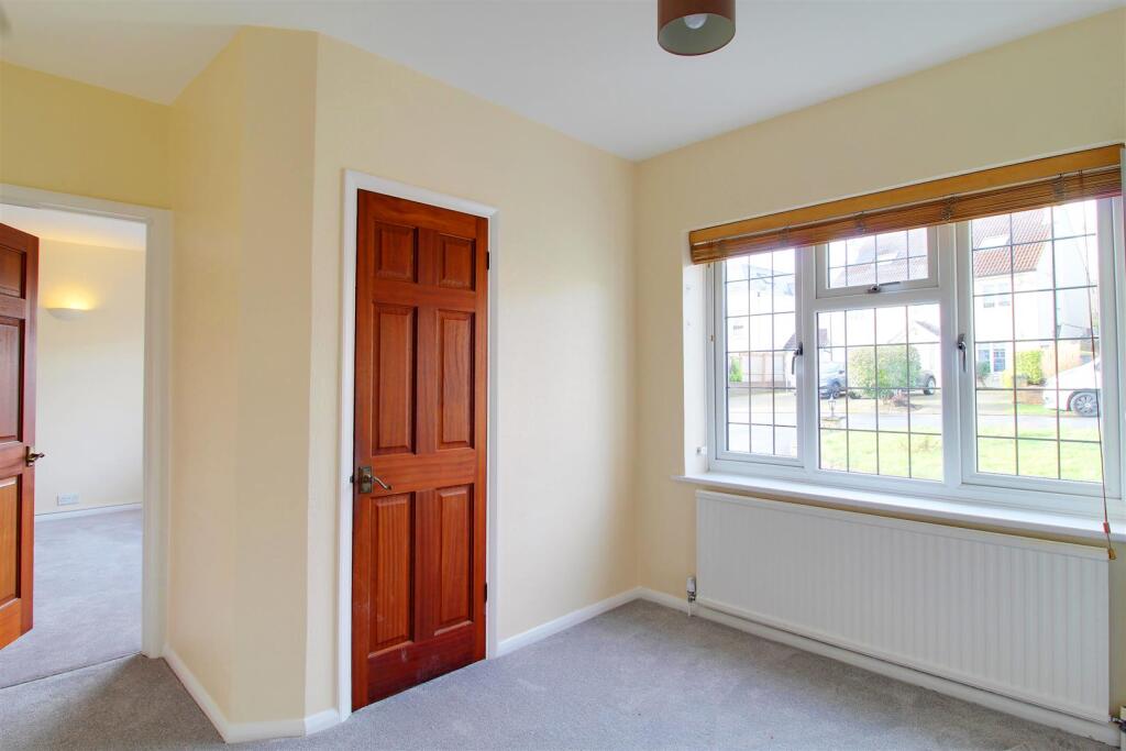 Additional image 7 of Calder Avenue, Brookmans Park