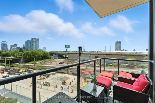 Additional image 11 of 51 East Liberty St Unit 401