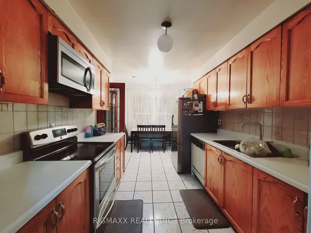 Additional image 22 of 21 Tulip Dr