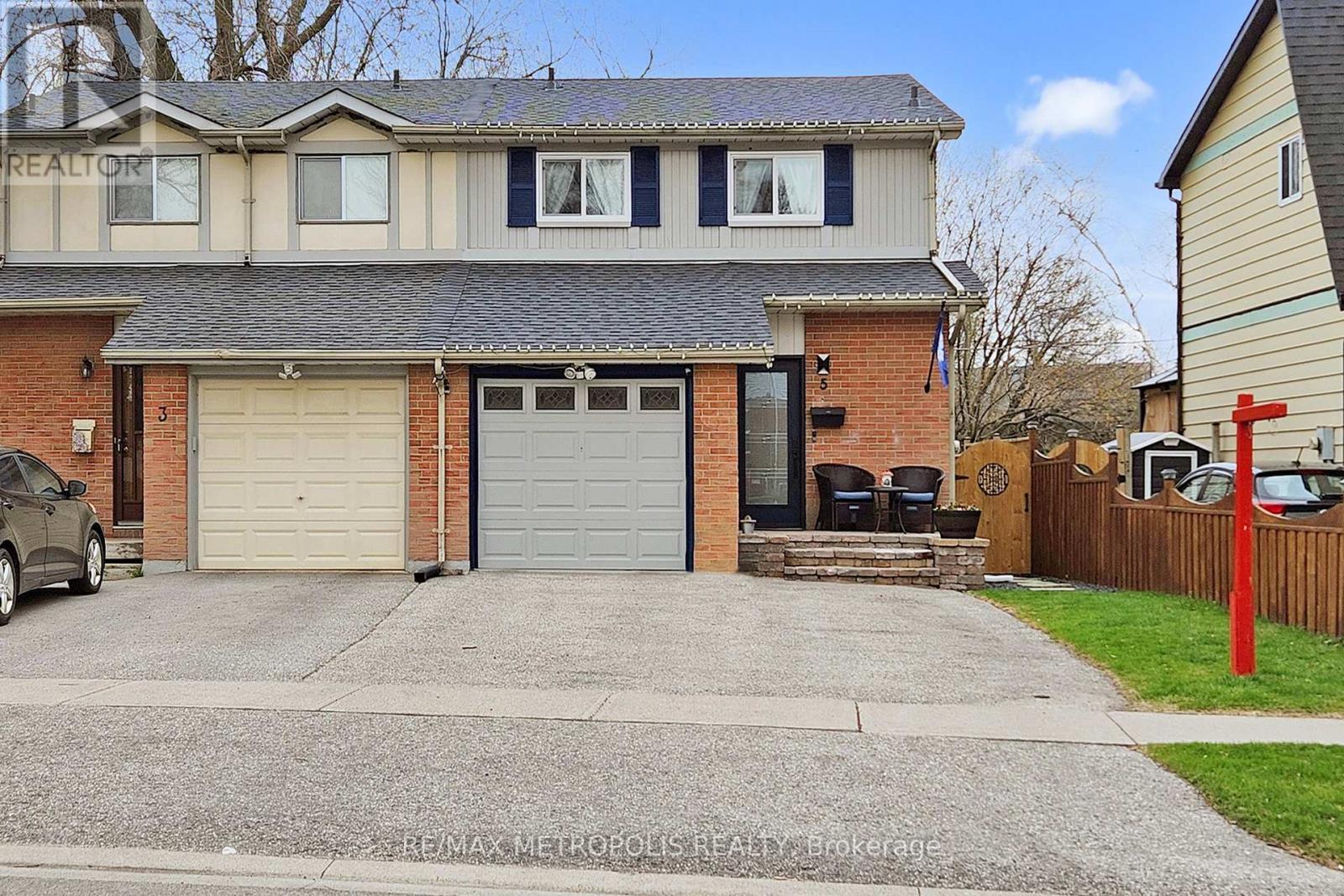 Property image for 5 THOMAS STREET|Oshawa (Lakeview), Ontario L1H3W6