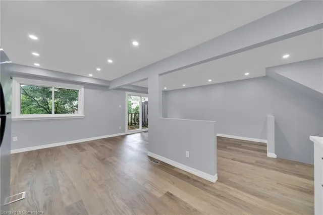 Additional image 31 of 451 Woodview Rd Unit 4