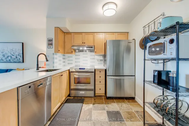 Additional image 8 of 323 Richmond St Unit 1007