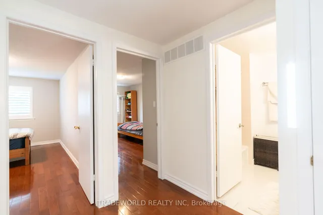 Additional image 33 of 18 Carl Cres