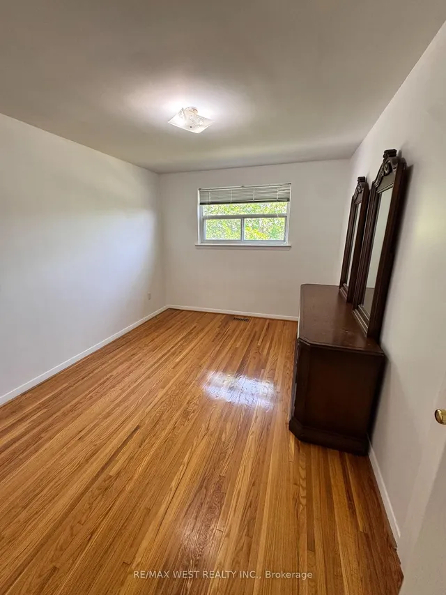 Additional image 17 of 100 Spenvalley Dr