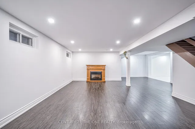 Additional image 30 of 54 Marblemount Cres