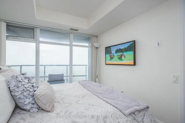 Additional image 19 of 2181 Yonge St Unit 2706