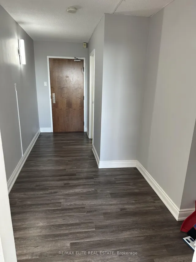 Additional image 11 of 914 Yonge St Unit 1212