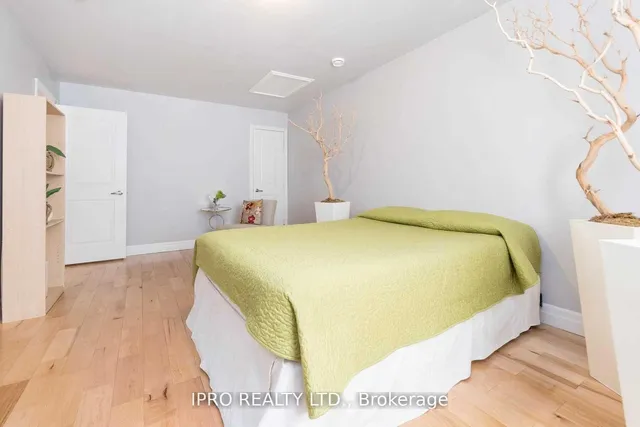 Additional image 30 of 18 Sunset Blvd