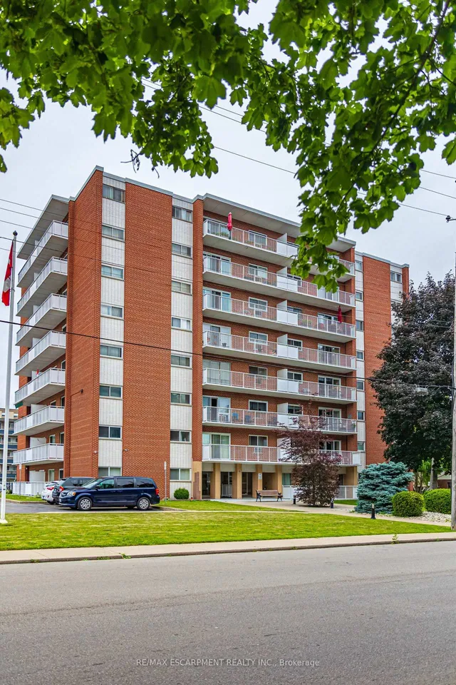 房产图片 2 - 8 Woodman Dr 单元805