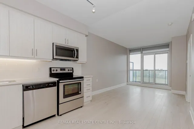 Additional image 14 of 15 Zorra St Unit 506