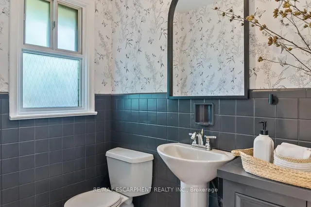 Additional image 15 of 237 Albion Ave